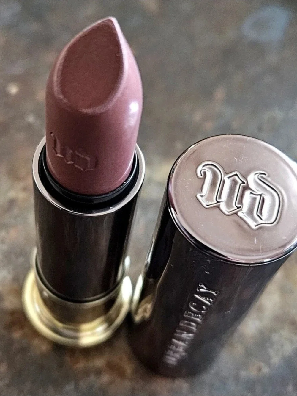 Urban Decay ACCIDENT Metalized Vice Lipstick Full Size NWOB!